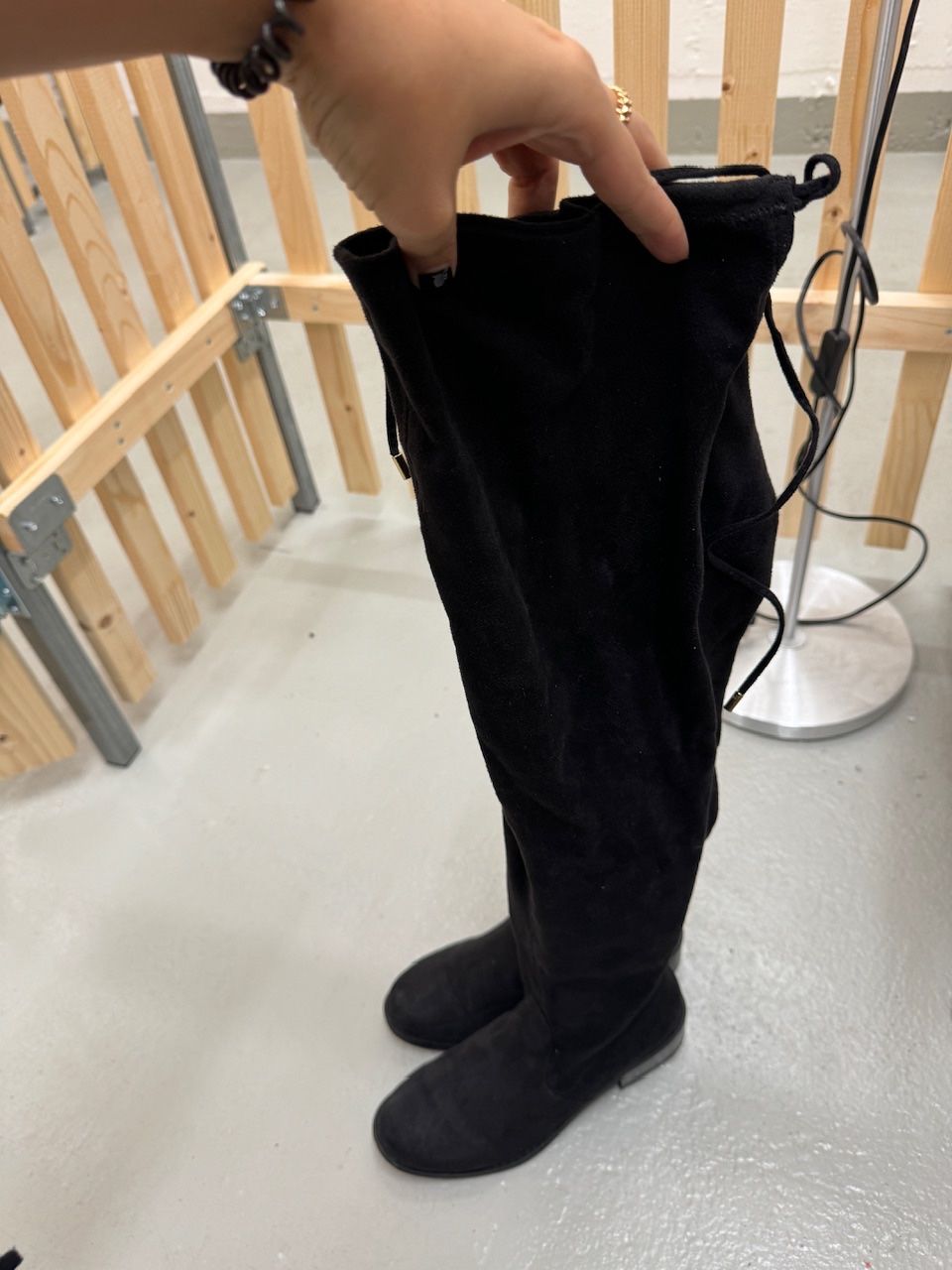 Scarpe da donna: Overknees Schwarz – Nuovo (secondo la descrizione) da Zürich venduto da nik_tw2j