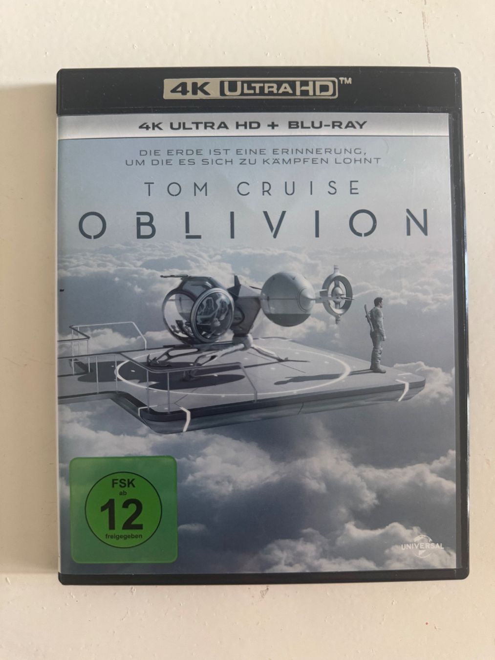 Tous les DVDs: OBLIVION. (4K) MIT TOM CRUISE – D'occasion à Basel par san_2qlq