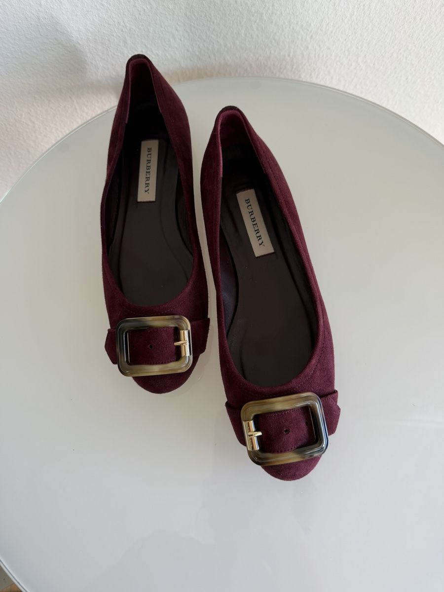 Burberry Scarpe da donna: Chaussures en daim Burberry – Usato da Cressier FR venduto da Kvito4ka