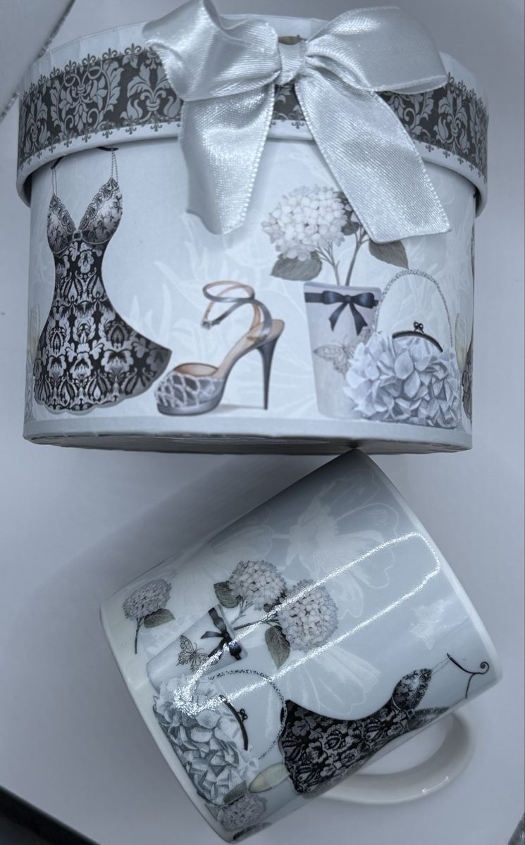 Tazze: Elegante Tasse mit passender Geschenkbox, neu – Nuovo e nell'imballaggio originale da Urtenen-Schönbühl venduto da mkcm 4
