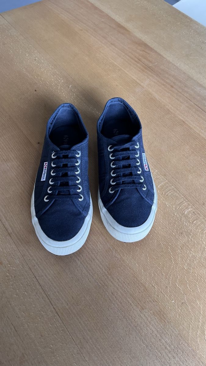 Superga Damenschuhe: Superga Schuhe dunkelblau Grösse 39 – Gebraucht aus Bern von juliette.m 1
