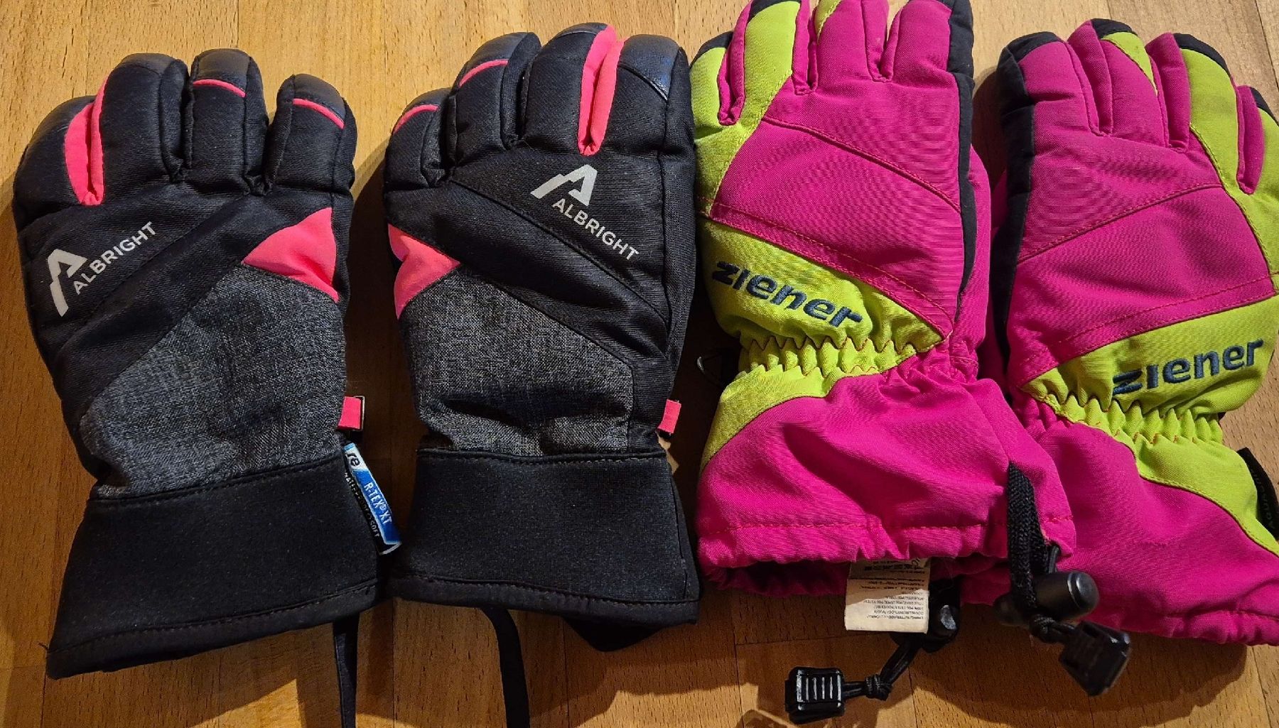 Ziener Guanti: Winterhandschuhe Mädchen Grösse 4.5 – Usato da Grindelwald venduto da Sala33