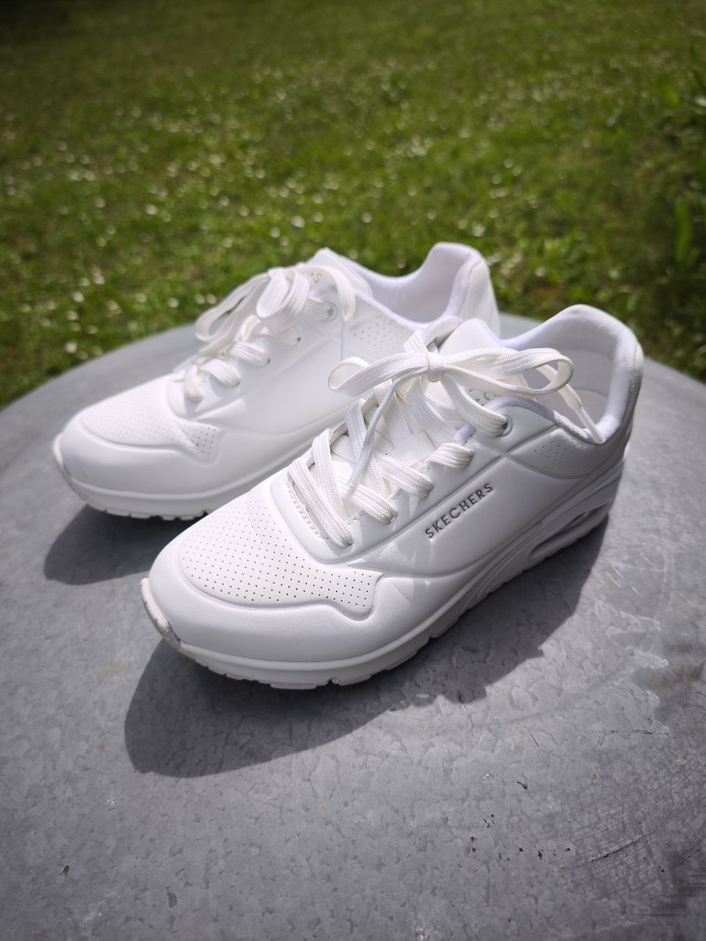 Skechers Scarpe da donna: Skechers Memory Foam Gr.38 weiss – Usato da Bad Zurzach venduto da WinnerChickenDinner