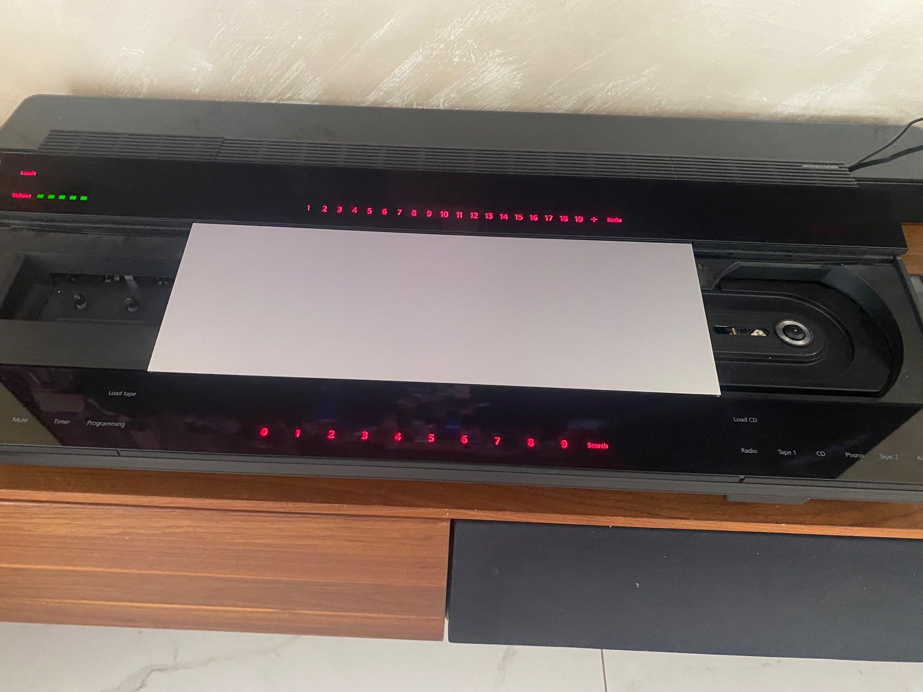 Bang & Olufsen Sistemi audio & multimediali: Bang & Olufsen BeoCenter 9300 – Usato da Buchs Ag venduto da slj_hbb7 7