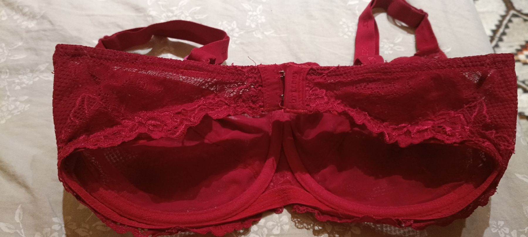 Altra biancheria intima: Britney Spears Pure Red Lace Bra 70H  – Nuovo (secondo la descrizione) da Zürich venduto da cat_9cvz 3