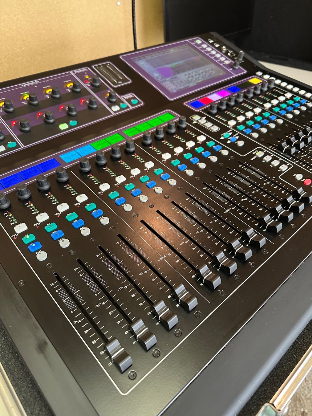 Allen & Heath Mischpulte: Allen and Heath GLD80 – Gebraucht aus heiligenschwendi von Line-out