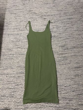 Zara Kleid olivgrün Grösse S guter Zustand