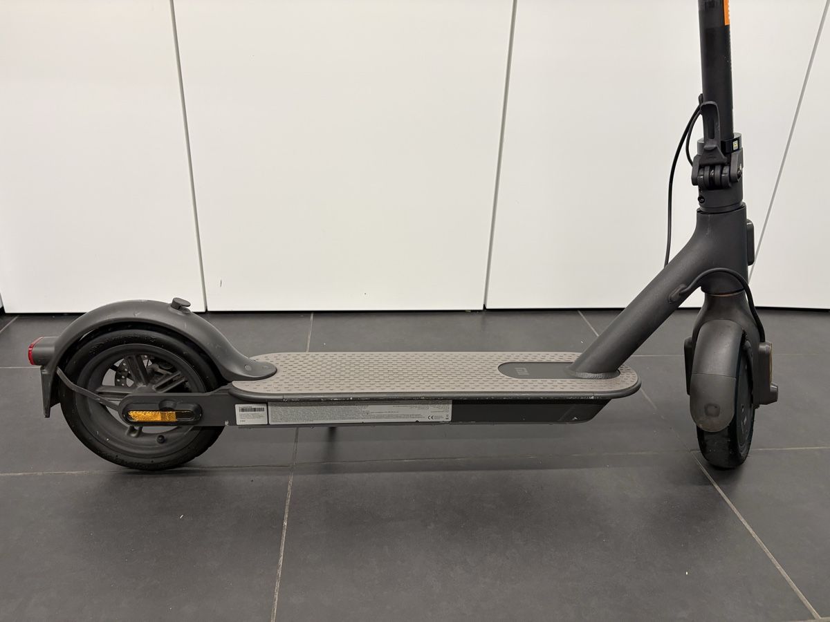Xiaomi Kickboard: Xiaomi Mi Electric Scooter Essential – Usato da Solothurn venduto da Jfk 5