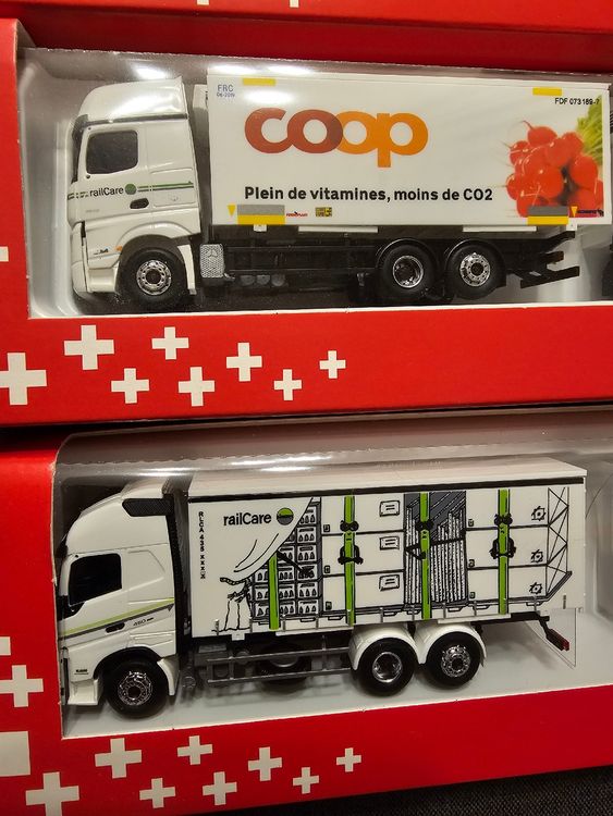 4 conteneurs AWM de la firme Railcare Coop (Roco, Märklin) (Neu und