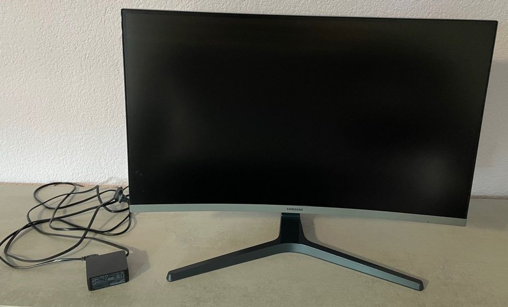 Samsung 27" Full HD Curved Monitor CR50 | Kaufen auf Ricardo
