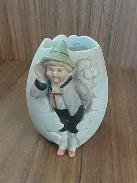 Sonstiges Geschirr: Eierbecher Porzellanfigur antik – Gebraucht aus Mörschwil von wunderkiste44 1