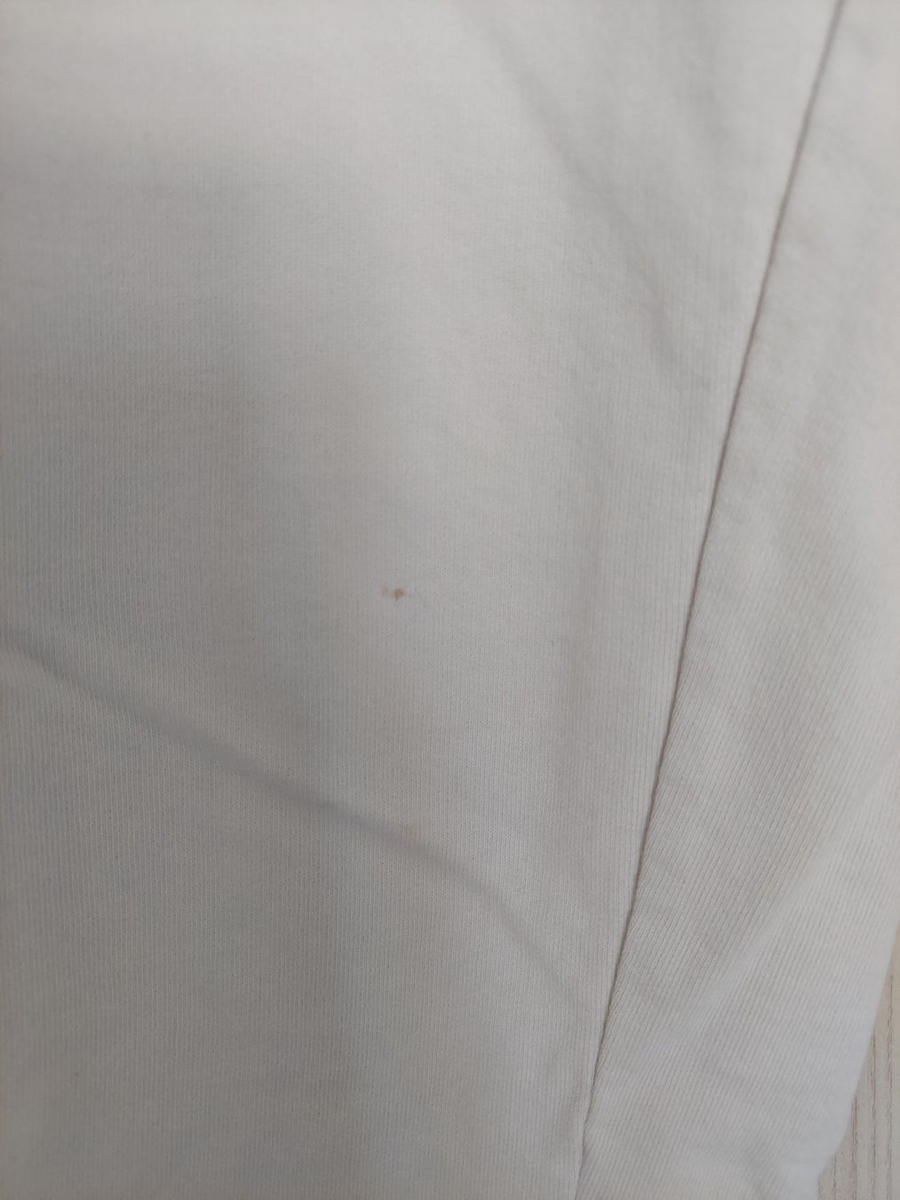 Guess Hosen: Stoffhose Guess – Gebraucht aus Arbon von sonnenstrahlung 2