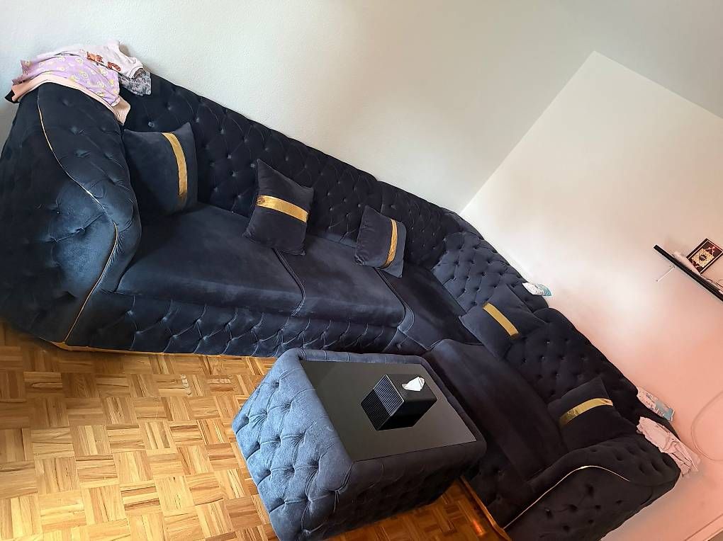 Divani: Hochwertiges Sofa inkl. Couchtisch – Usato da Fahrweid venduto da ant_gqm8 1