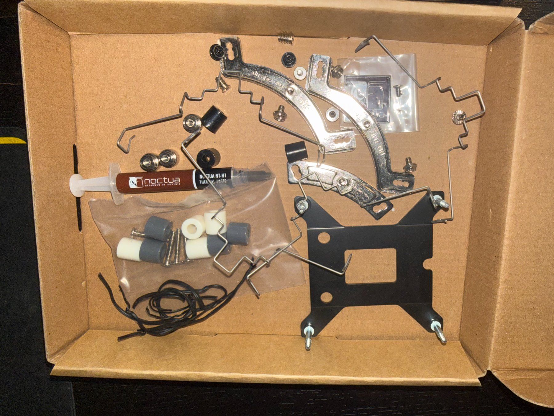 Noctua Componenti elettronici: Ventirad Noctua NH-D15 – Nuovo (secondo la descrizione) da Carouge GE venduto da pab_sk8w 6