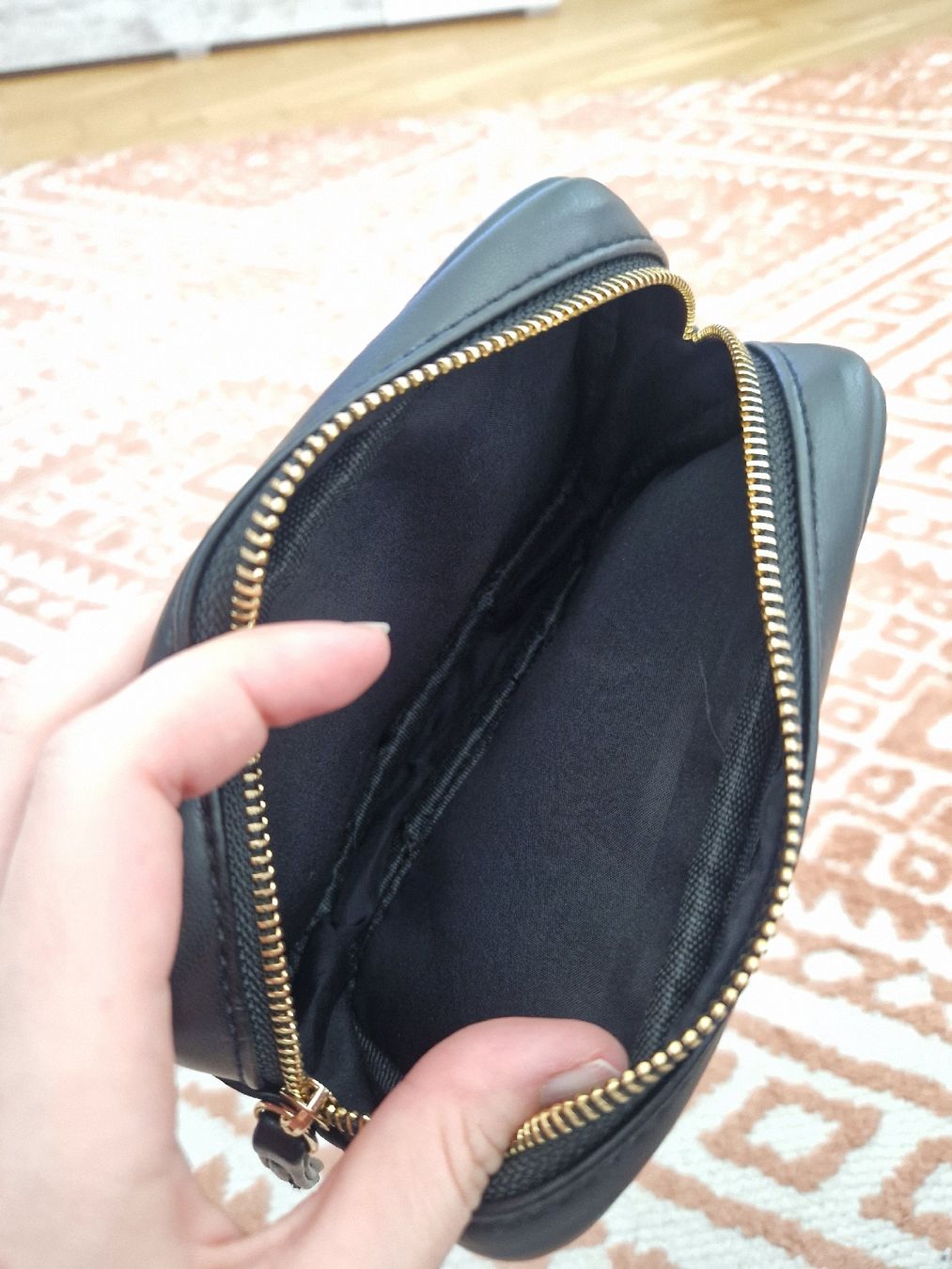 Borse da donna: Neue Gürteltasche 17x3x12 cm – Nuovo (secondo la descrizione) da Buttwil venduto da SabrinaA03 2