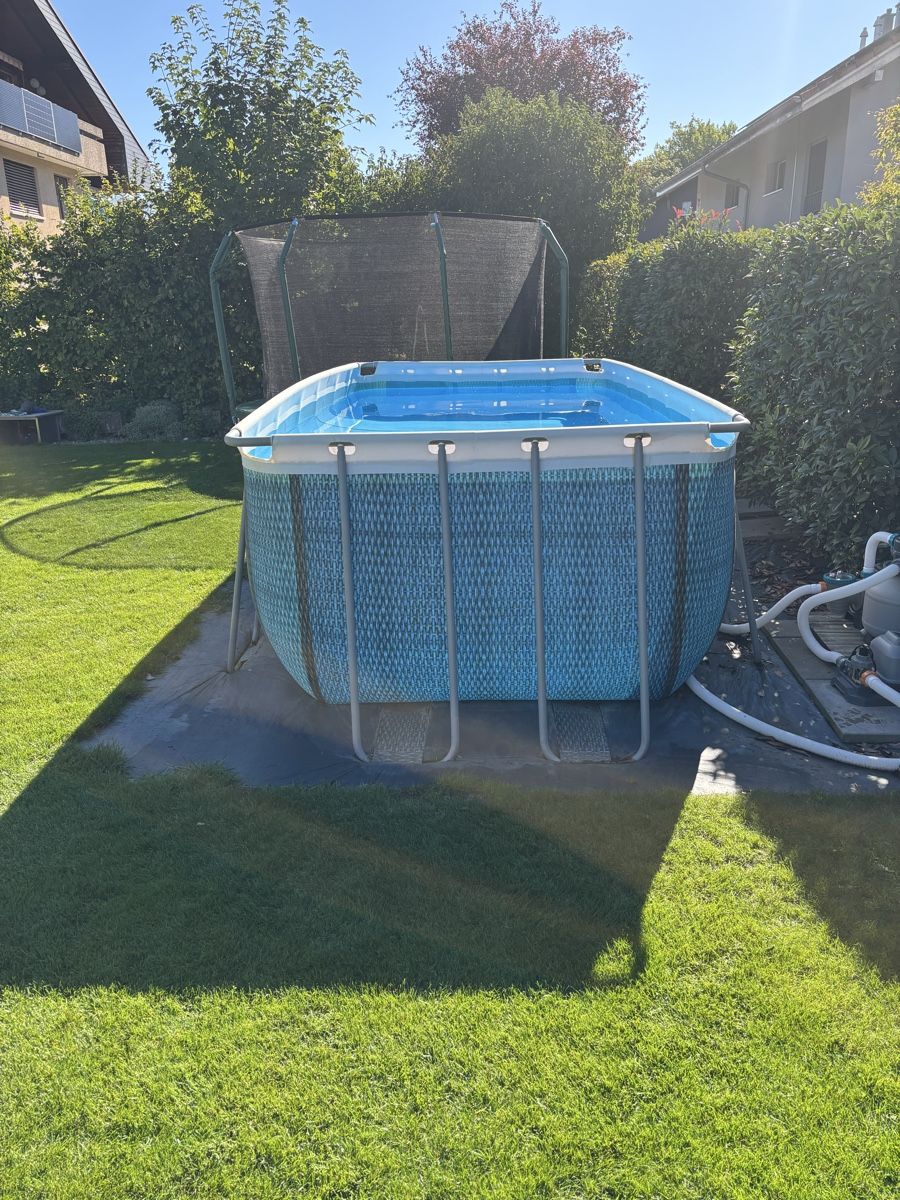 Bestway Piscines: Pool Bestway – D'occasion à Thun par schaumi18 1