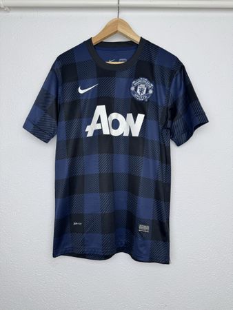 Manchester United 13/14 away