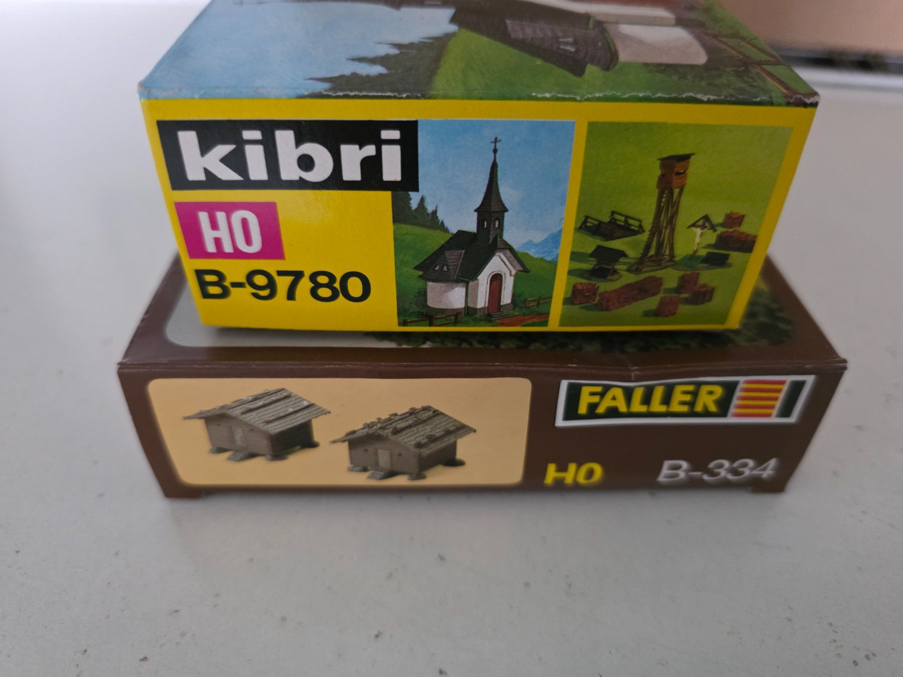 Faller Modellini di ferrovie: Faller/Kibri 2 décorations a monter HO dès 1.-fr – Nuovo e nell'imballaggio originale da bassecourt venduto da Paolo101 1