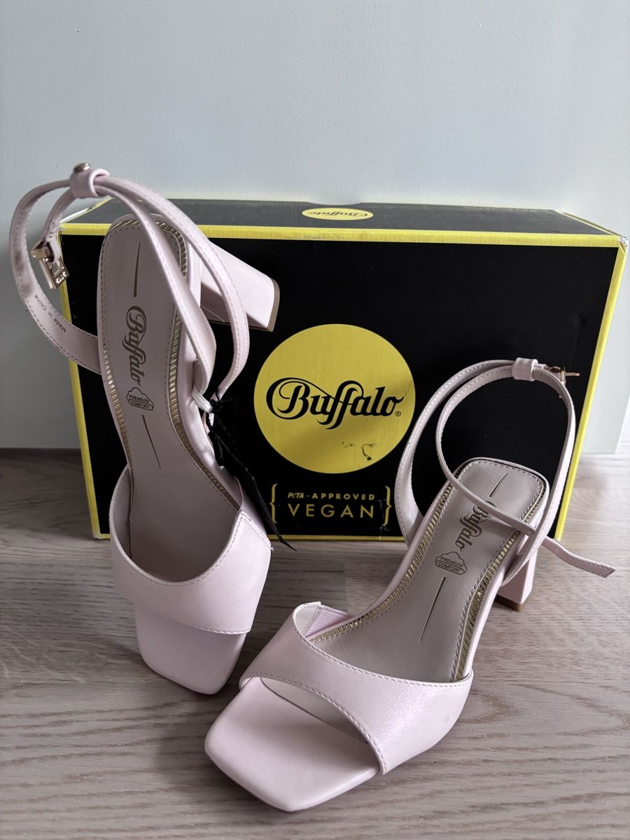 Buffalo Scarpe da donna: Buffalo - Riemensandalette - Top – Nuovo (secondo la descrizione) da Weinfelden venduto da can_r565