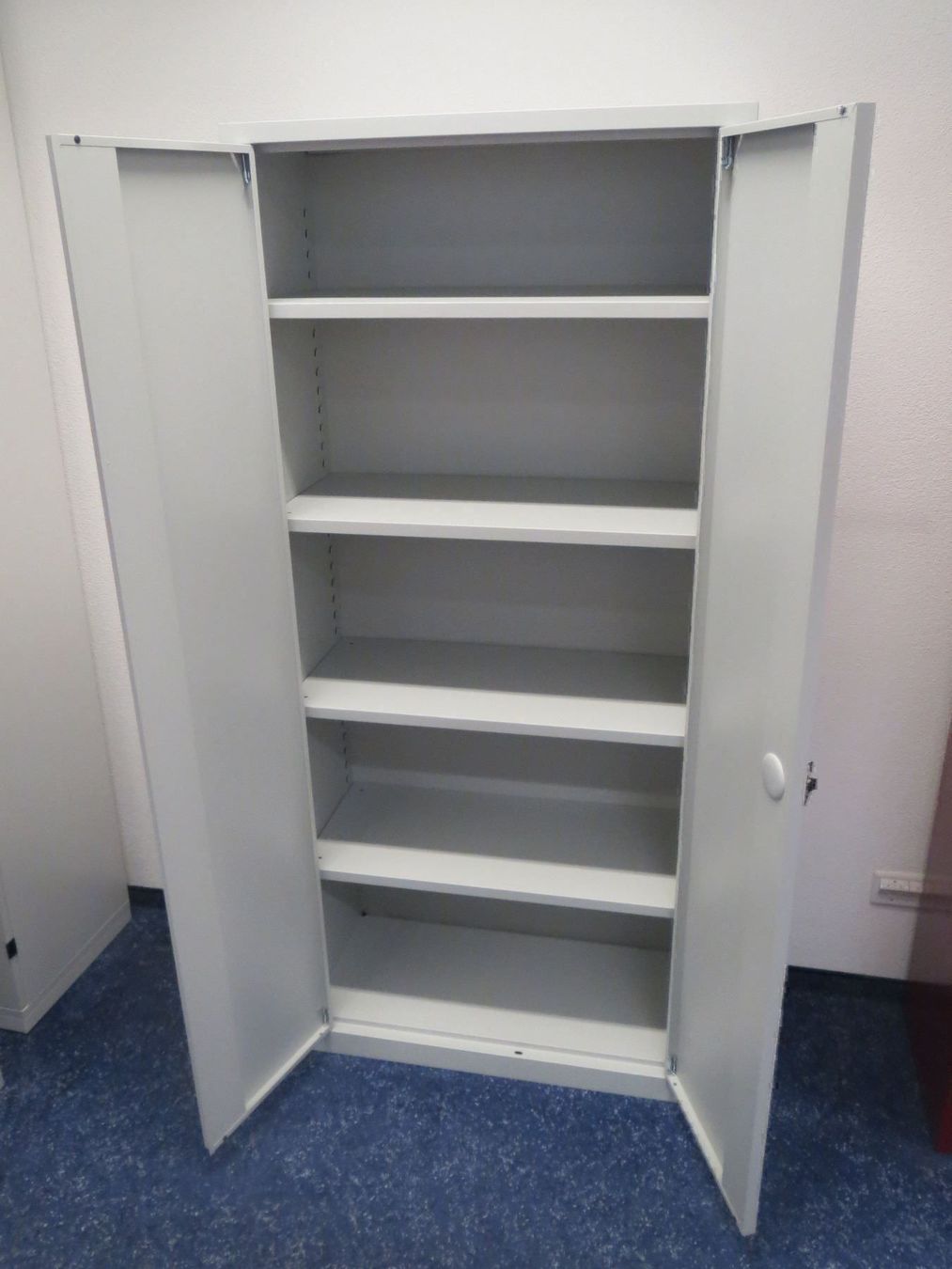 Schränke: Metallschrank Flügeltürschrank – Neu und originalverpackt aus Hüttwilen von Andmithand 1