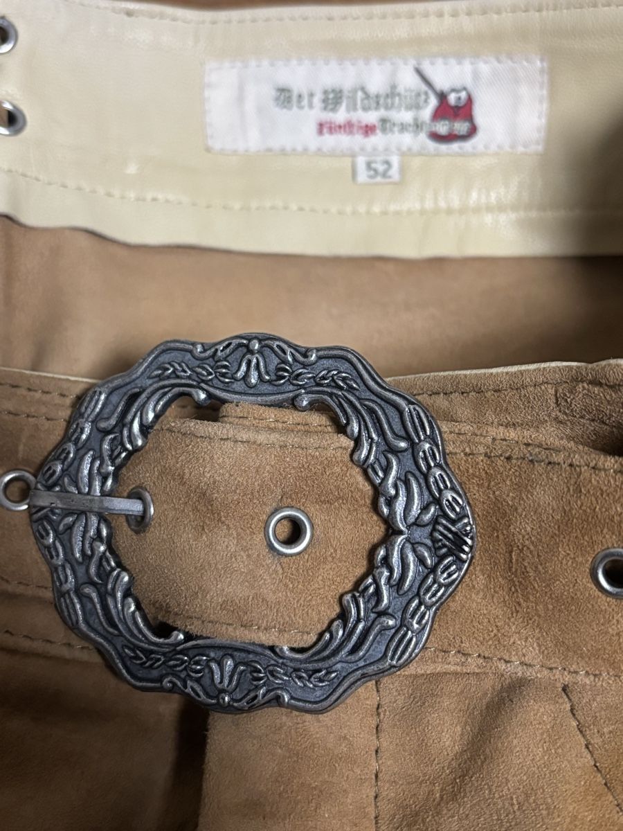 Lots de vêtements: 2 completi donna e 1 completo uomo tirolese – D'occasion à Giubiasco par cri_mzc6 8