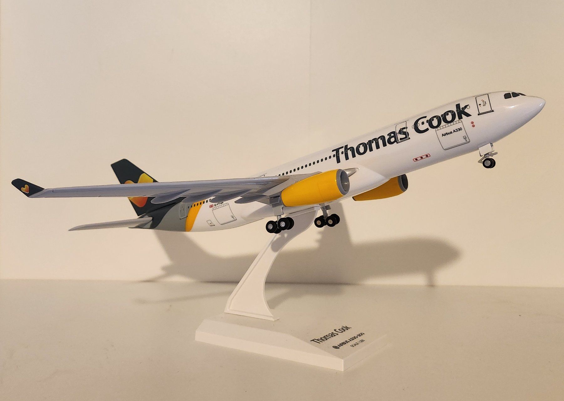 Kit di modellismo & Modellini statici: SkyMarks Thomas Cook Airbus A330-200 – Nuovo (secondo la descrizione) da Wittenwil venduto da ced_q8j7