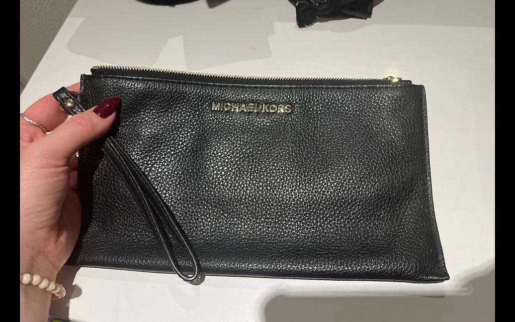 Michael Kors Borse da donna: Michael Kors Klatschtasche – Usato da Büttikon AG venduto da ayl_2l5c