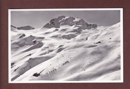 Blick auf PARSENNHÜTTE - Skilift auf Parsennfurka
