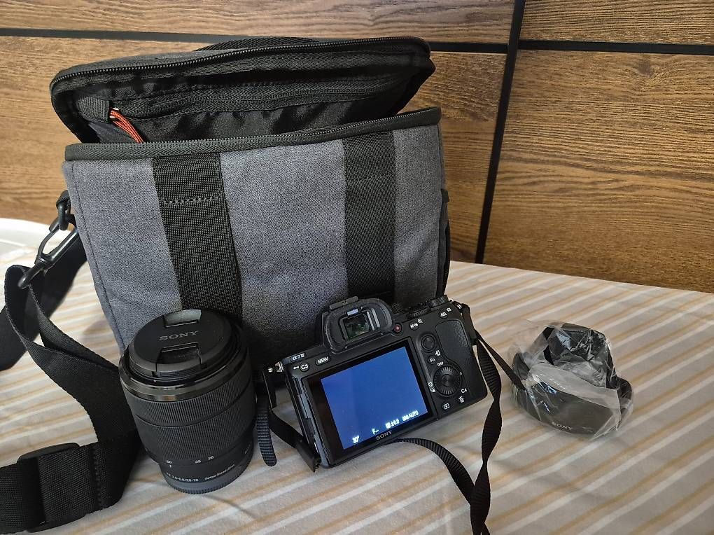 Sony Fotocamera: Caméra Sony Alpha A7 III + Objectif + Étui à appareil – Usato da Montreux venduto da ken_j6mk 1