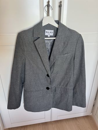 Blazer gris NA-KD oversize 
