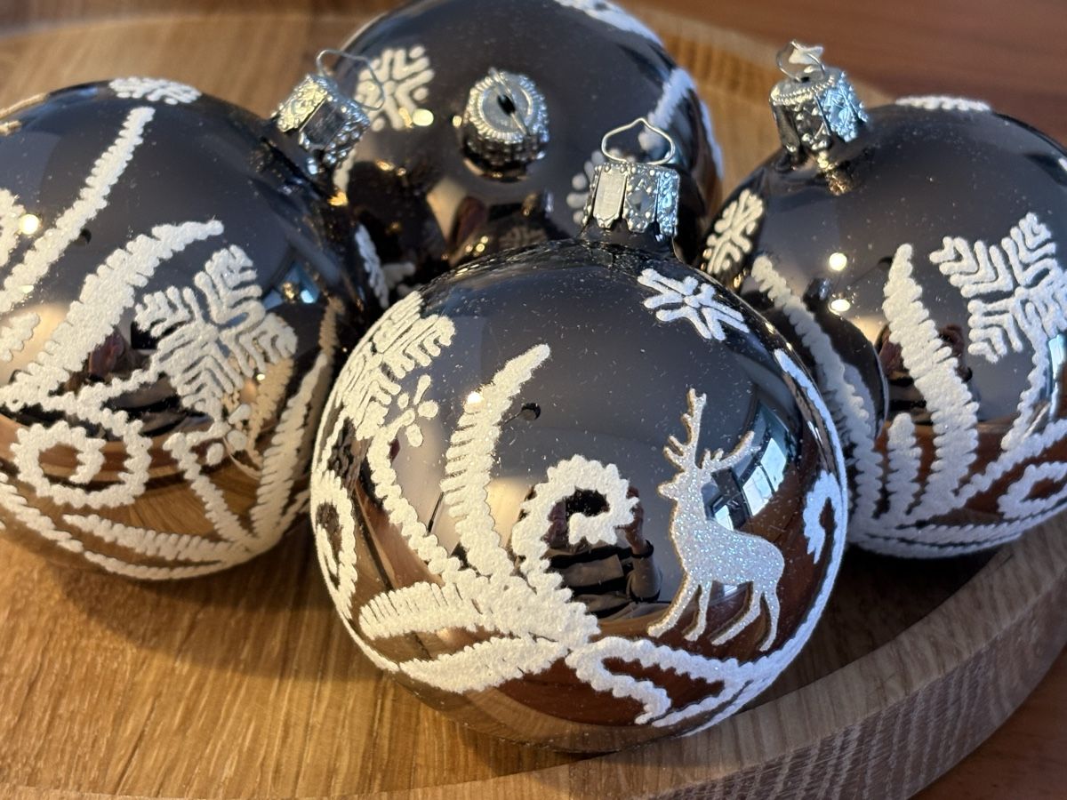 Globus Alle Dekorationen: Christbaumkugeln, Hirsch Motiv – Neu (gemäss Beschreibung) aus Meilen von Harley. 1