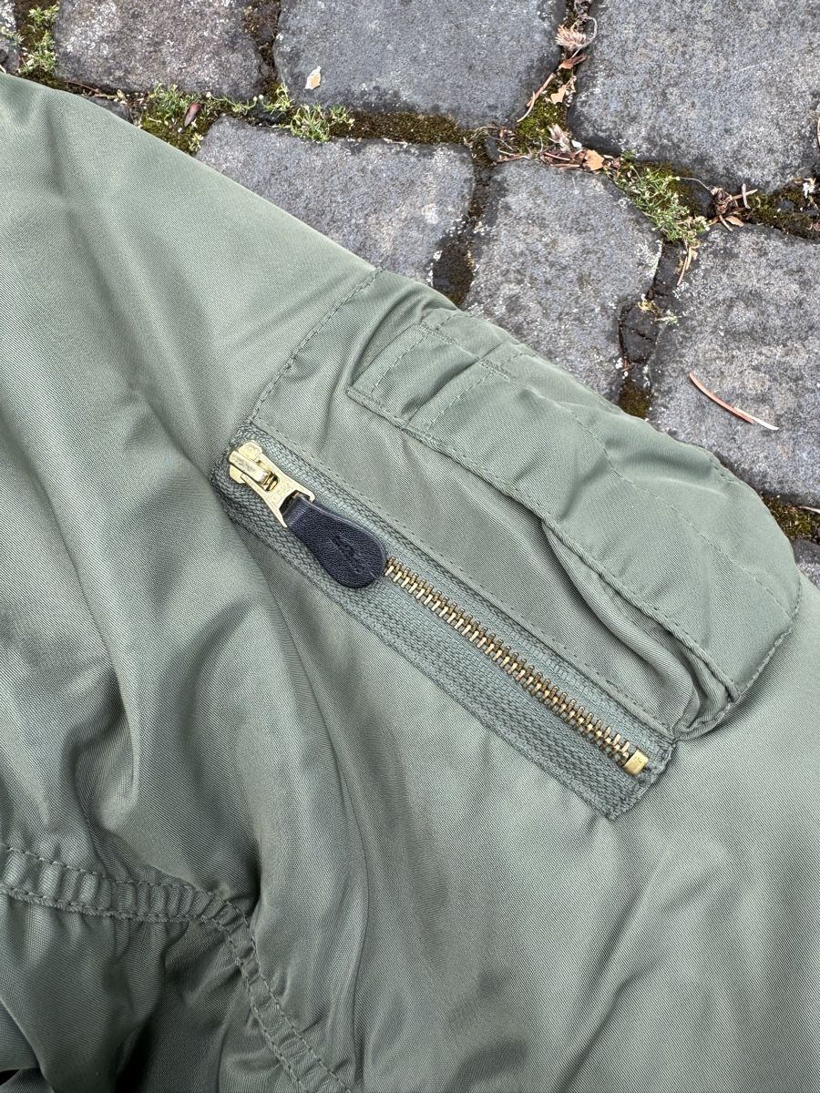 Alpha Industries Jacken: Alpha Industries MA-1 Bomber Jacket Khaki M Classic – Gebraucht aus Effretikon von rus_2l2p 2