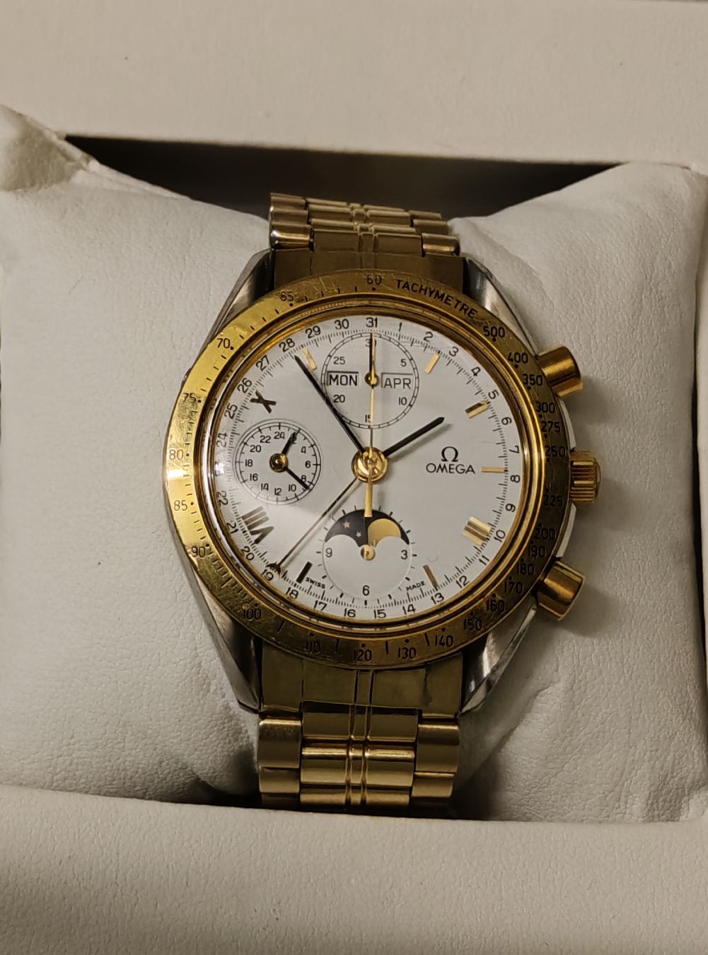 Omega Orologi: Omega Speedmaster 18k Phase  Lune 39MM Cadran Blanc – Usato da Boll venduto da BollArtAntik