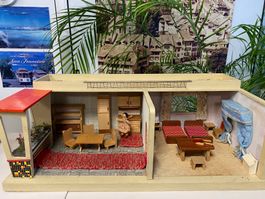 Puppenhaus einstöckig aus den 60-er-Jahren ! Vintage !