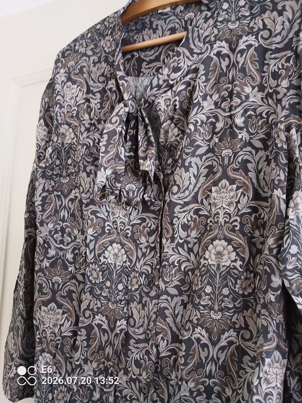 Alba Moda Blusen: Langarmbluse mit Blumenmuster – Gebraucht aus Zürich von Mitzi6 1