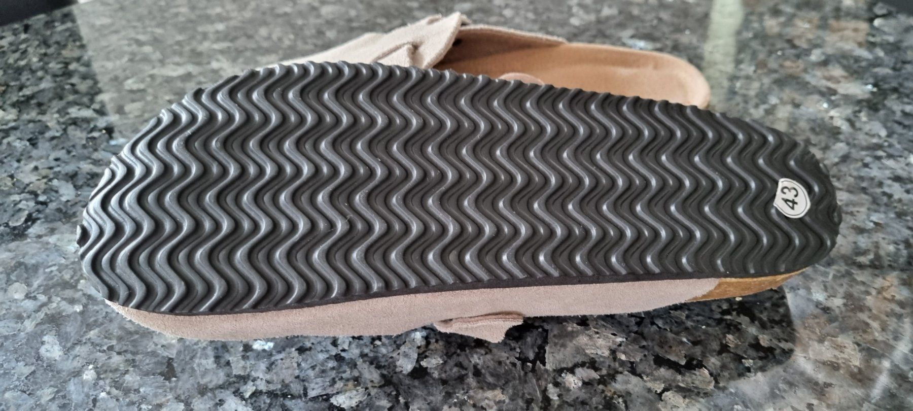 Scarpe da uomo: Bequeme Hausschuhe Grösse 43 ... – Nuovo (secondo la descrizione) da egliswil venduto da Maggy6 3