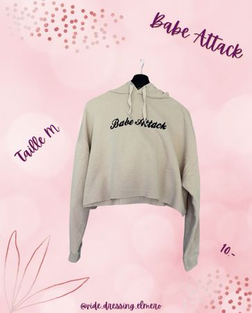 Sweat à capuche court "Babe Attack"
