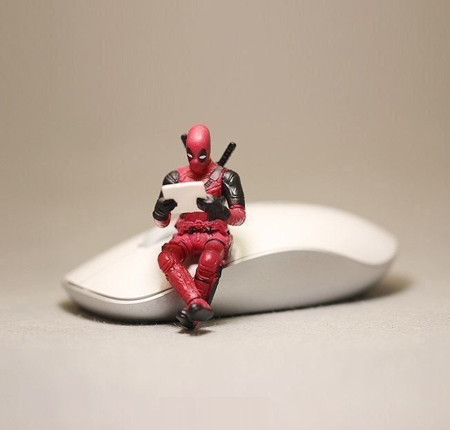 Statuette: DEADPOOL 2 SITZEND - MINIFIGUR 6cm - MARVEL FIGUR – Nuovo e nell'imballaggio originale da Kriens venduto da swissgadget 2