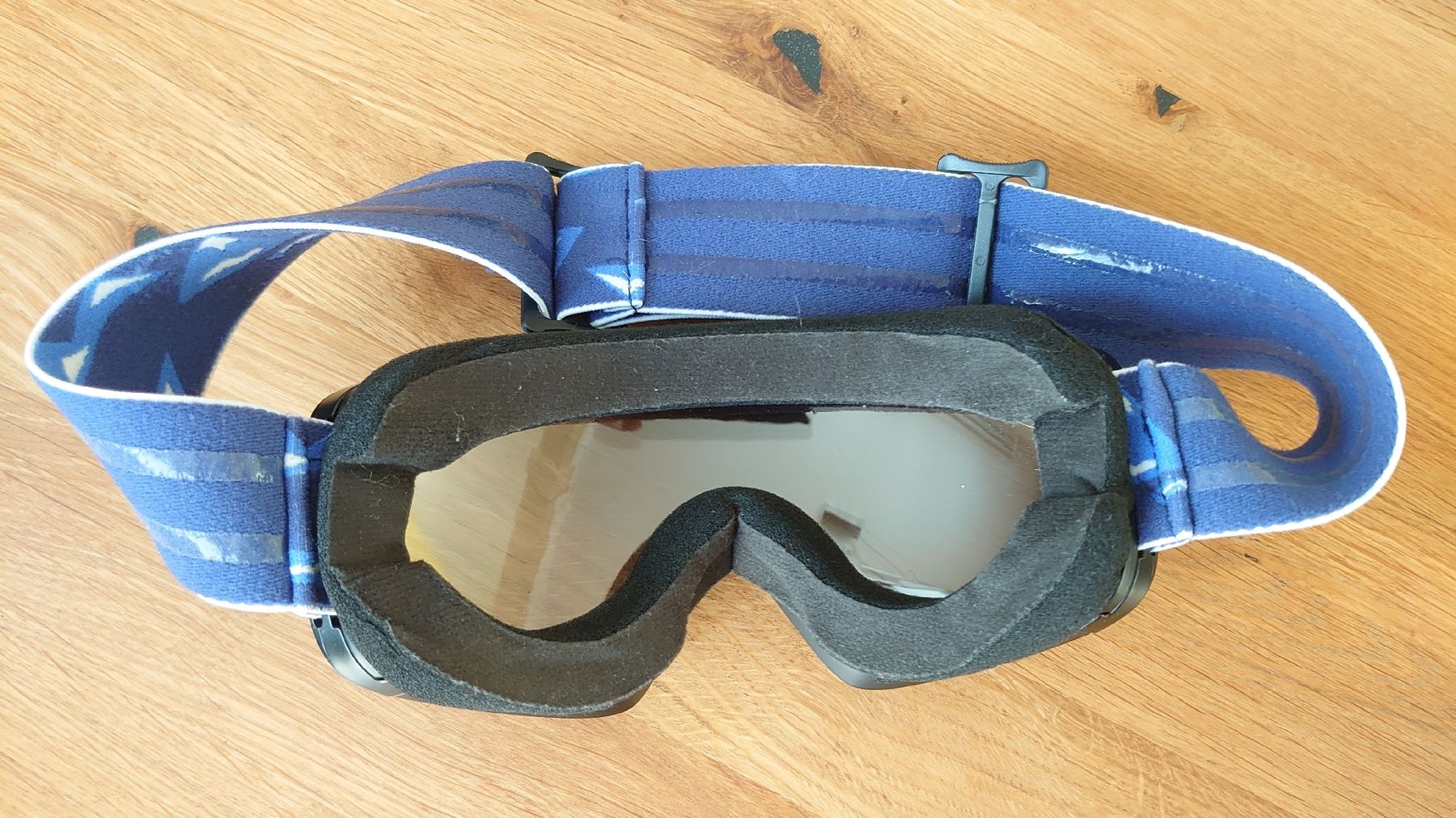 Casques: Logic Kinderskihelm mit Skibrille – D'occasion à Pfäffikon SZ par Wild0 9