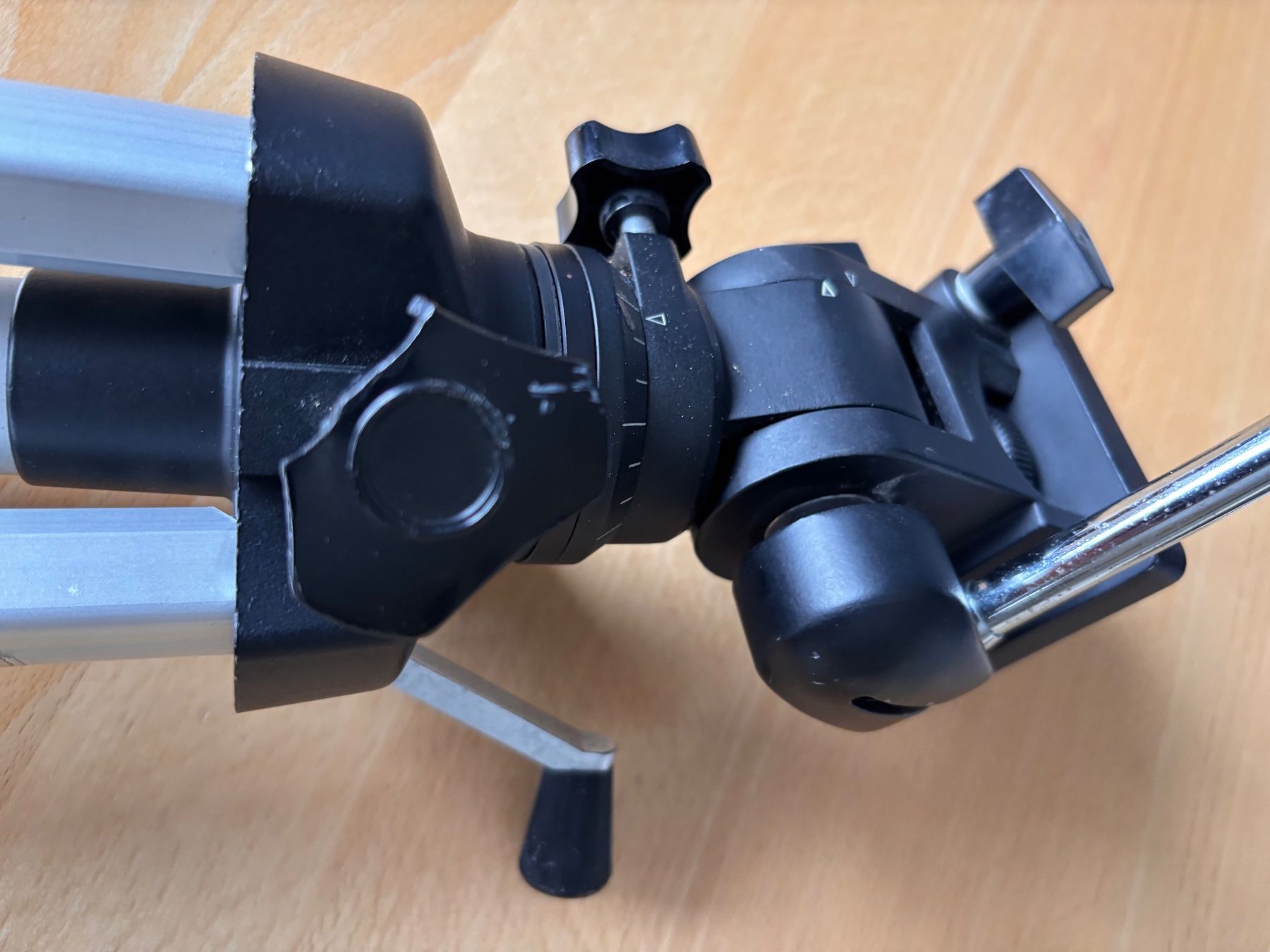 Treppiedi & Teste: Stativ für Kamera oder Fotoapparate – Usato da Frauenkappelen venduto da Rolerik 2