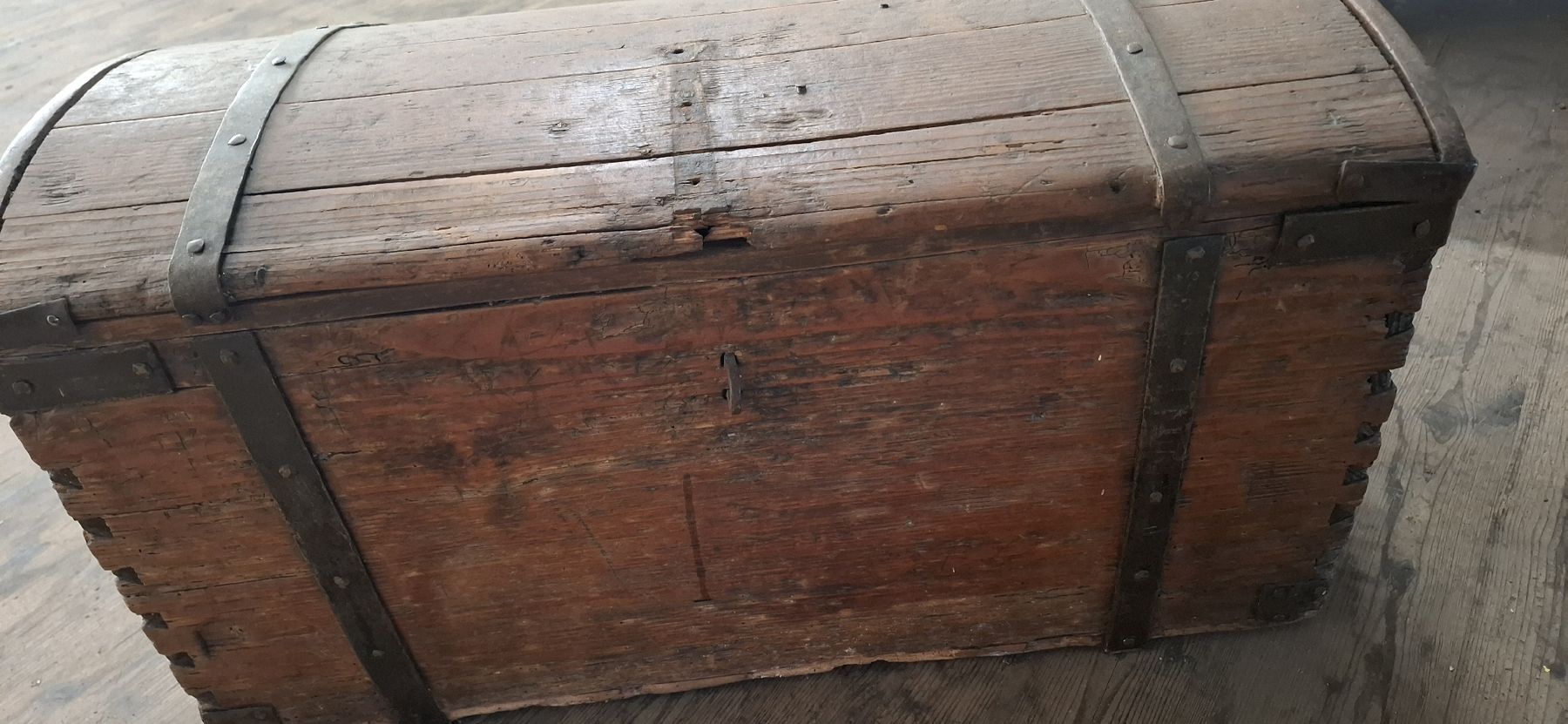 Truhen: alte Truhe aus Holz – Gebraucht aus Oberkirch LU von SteffiSidler81 2