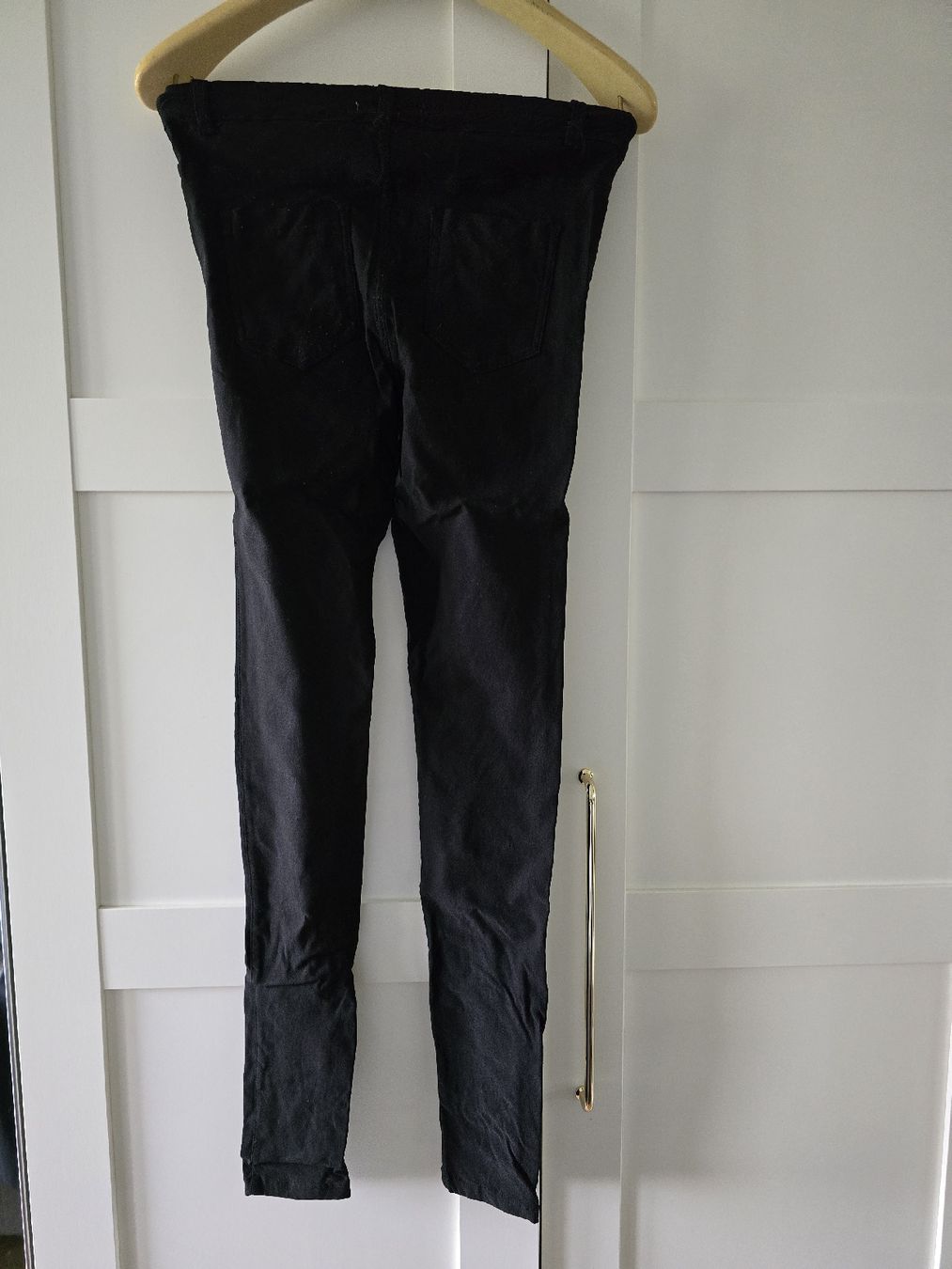 Pantaloni: Schwarze Stoffhose – Usato da Zug venduto da nic_wlj8