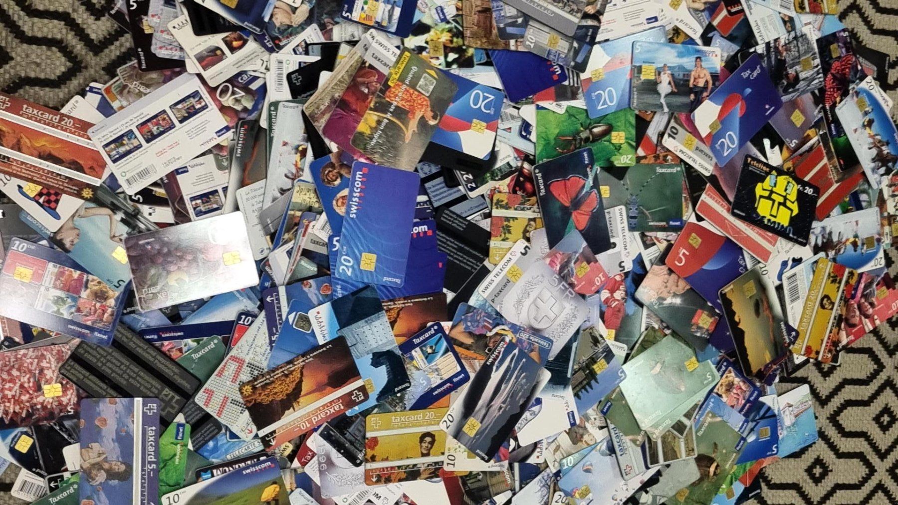 Schede telefoniche: 1200 Telefonkarten / cartes téléphoniques – Usato da Collonges venduto da arashee 3