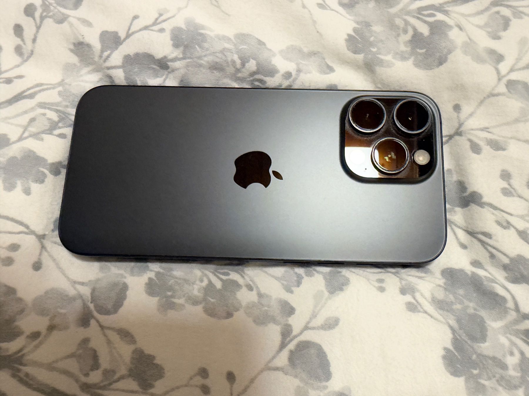 Apple Handys / Smartphones: iphone 16 pro Max 256 GB – Gebraucht aus Ebikon von esc_mf8z