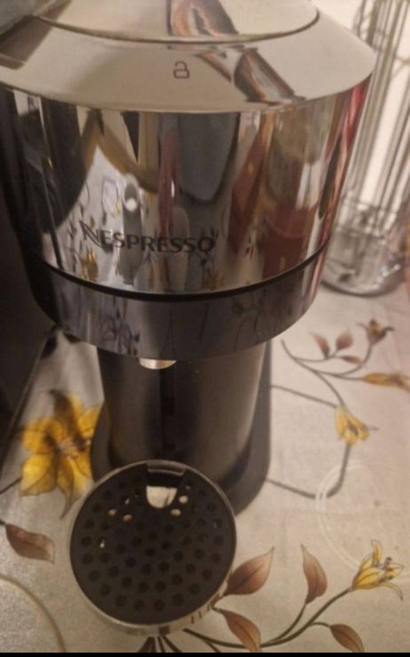 Nespresso Macchine per caffè & Macchine per espresso: Nespresso Kaffeemaschine – Usato da Basel venduto da gio_d9qn