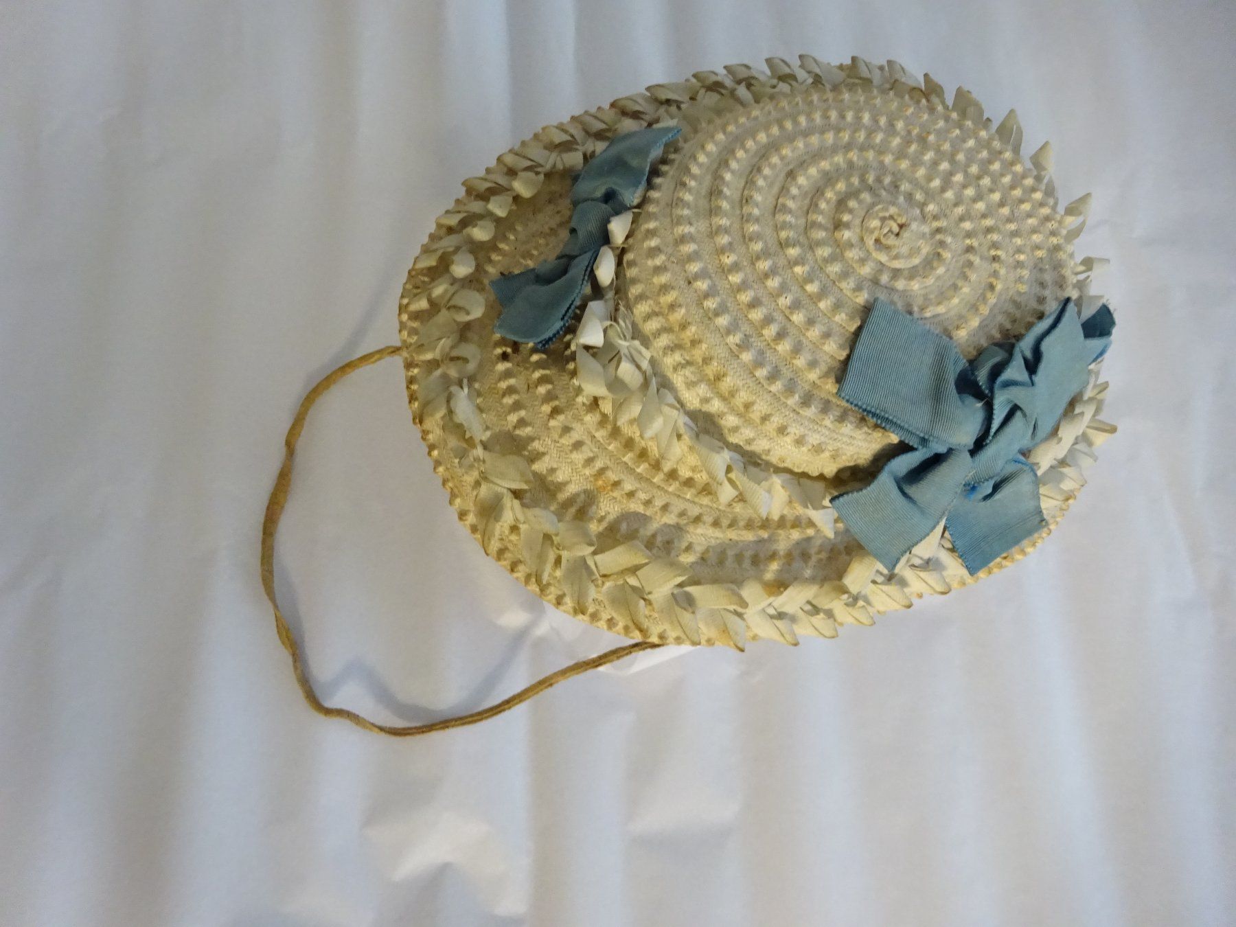 Costumi: Biedermeier Haube Tracht – Usato da Esslingen venduto da eintagammeer 2