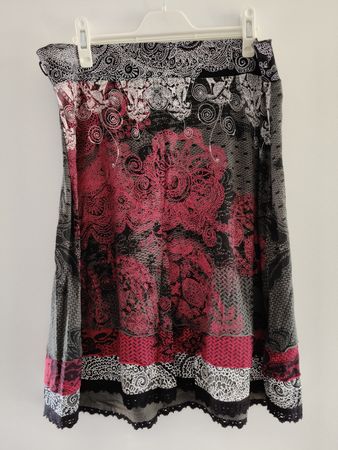 Jupe Desigual originale, Taille 40, parfait pour l'été
