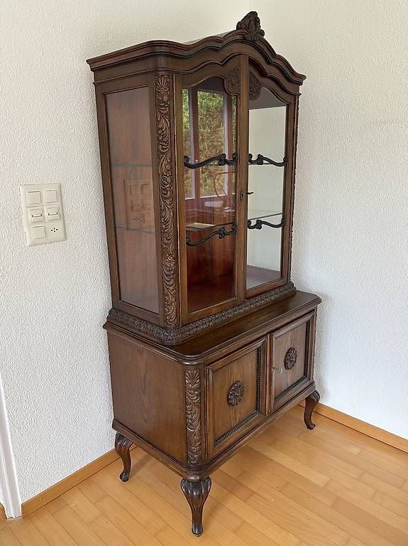 Vitrinen: Antiker Vitrinenschrank – Gebraucht aus Thun von eli_2wd9