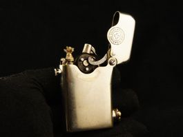 Begehrtes THORENS Feuerzeug Swiss AUTOMATIC Benzinfeuerzeug.