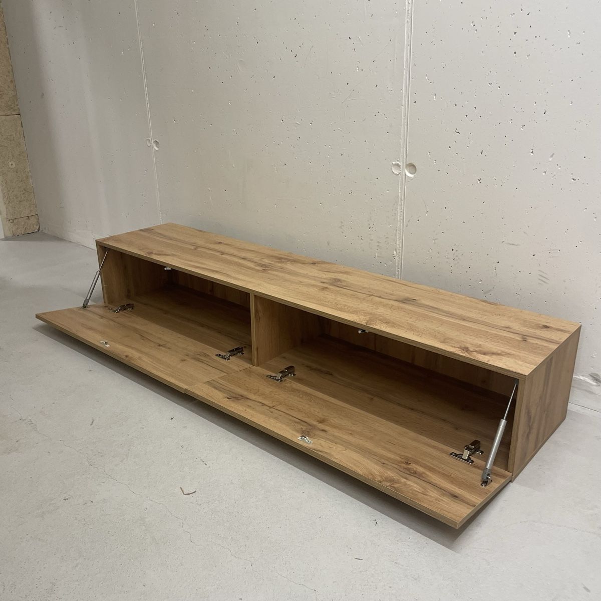 Mobili TV: TV Rack 40 x 30 x 180 cm – Usato da Thun venduto da beatriz.ue 1